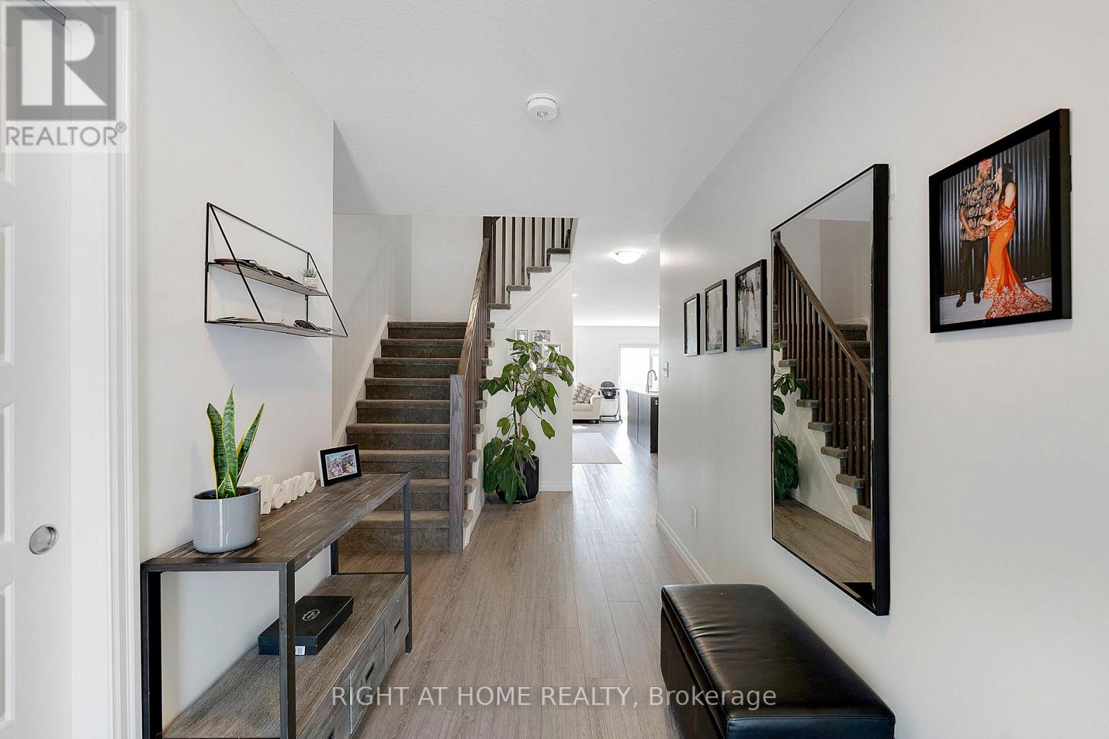 78 Pony Way, Kitchener, Ontario  N2R 0R8 - Photo 5 - X12514980