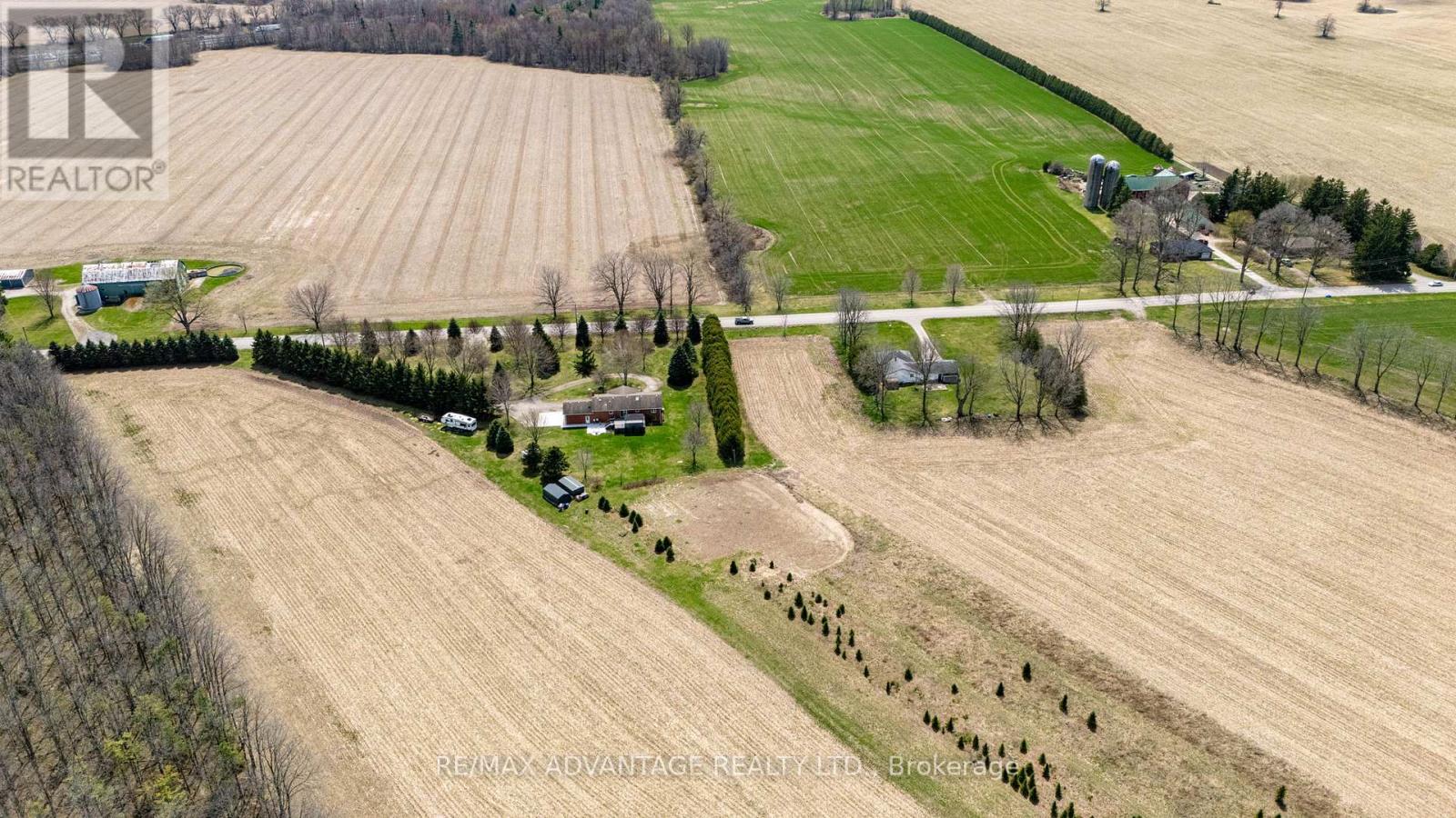 403353 Robinson Road, South-West Oxford, Ontario N5C 3J7 - Photo 9 - X12515084