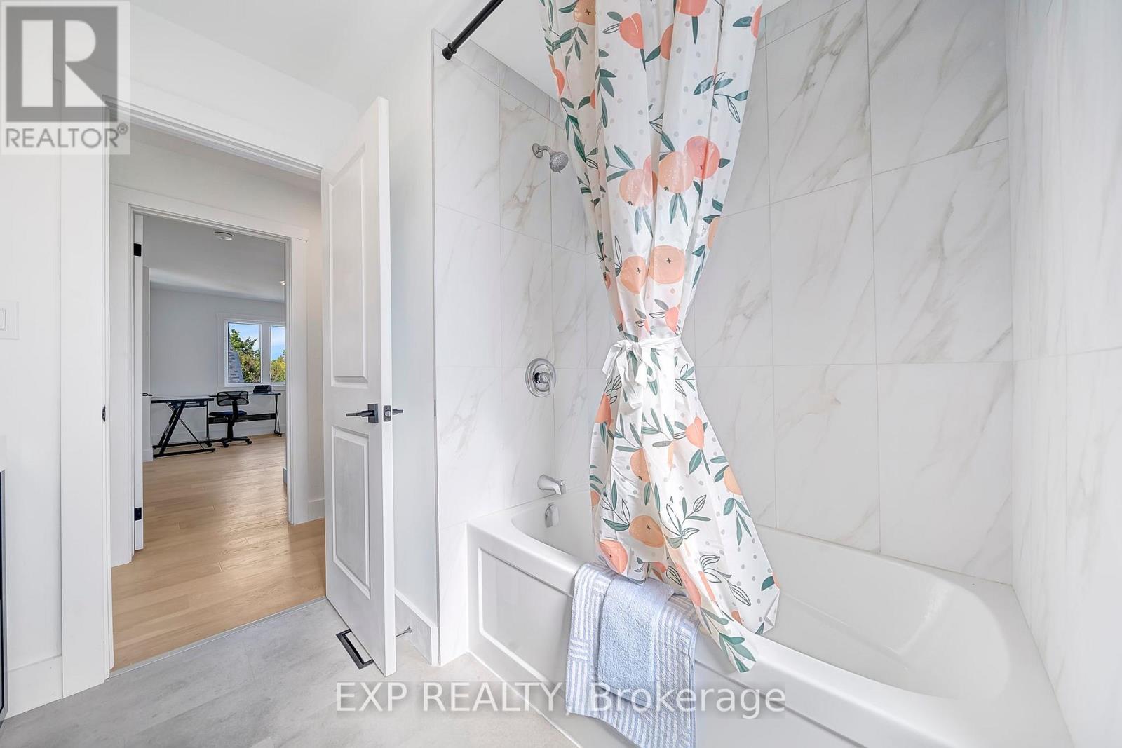 210 Morton Street, Thorold, Ontario  L2V 1C7 - Photo 17 - X12444205