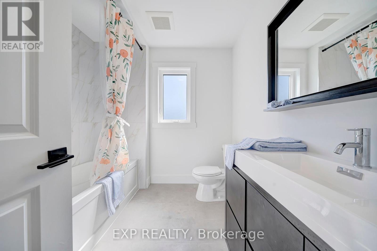 210 Morton Street, Thorold, Ontario  L2V 1C7 - Photo 15 - X12444205