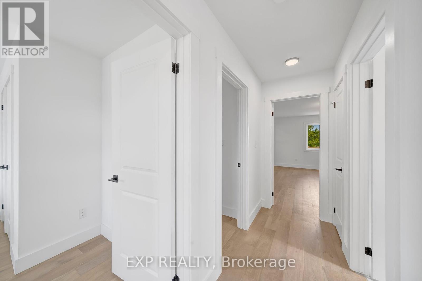 210 Morton Street, Thorold, Ontario  L2V 1C7 - Photo 14 - X12444205