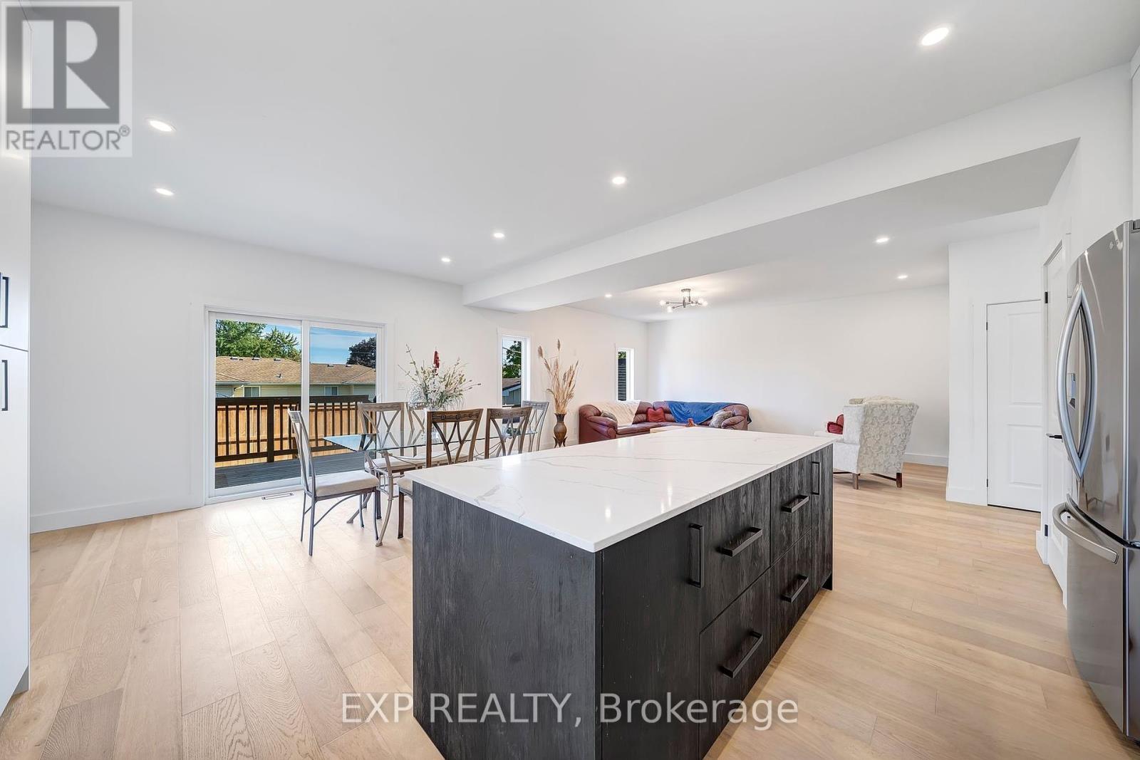 210 Morton Street, Thorold, Ontario  L2V 1C7 - Photo 6 - X12444205