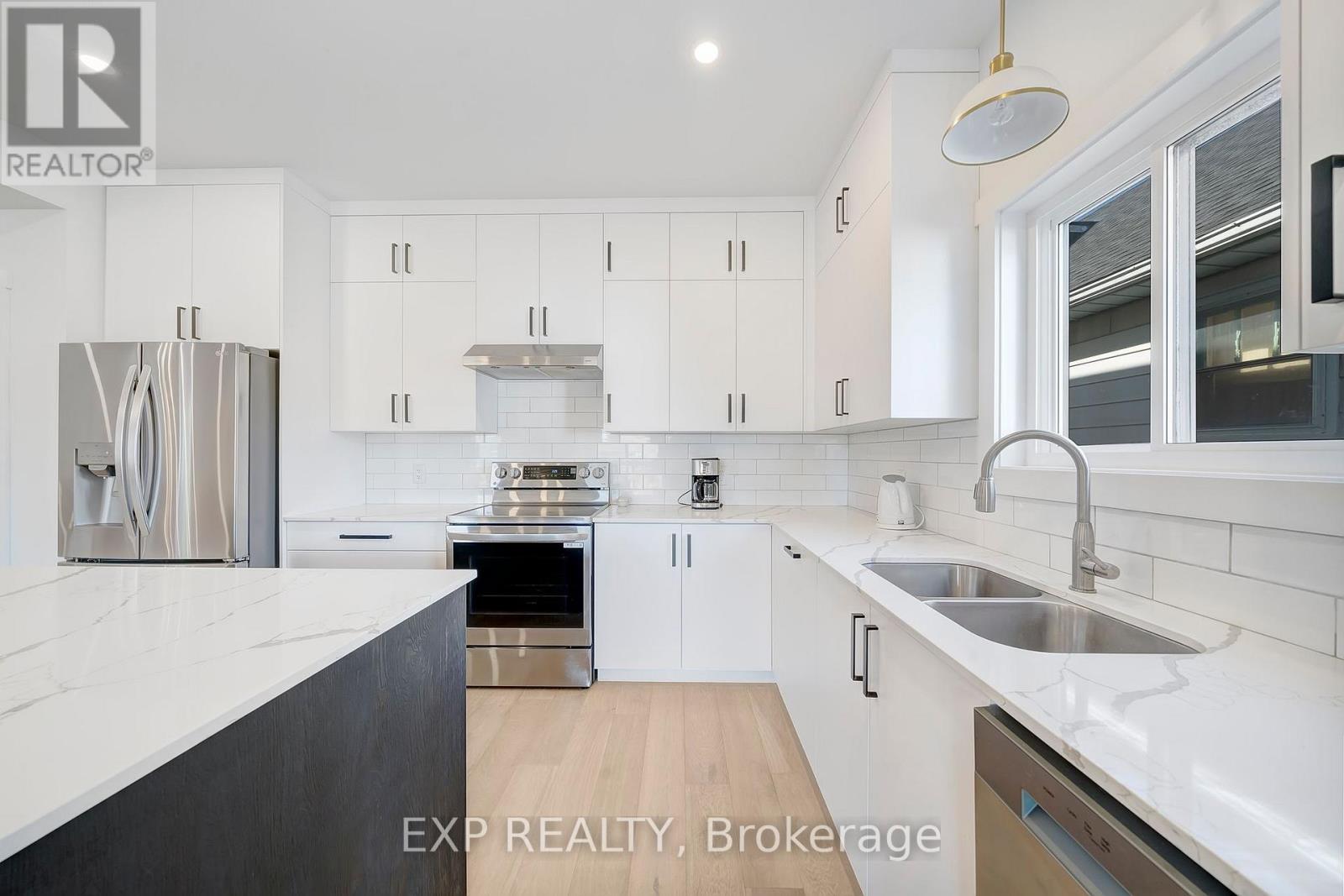 210 Morton Street, Thorold, Ontario  L2V 1C7 - Photo 7 - X12444205