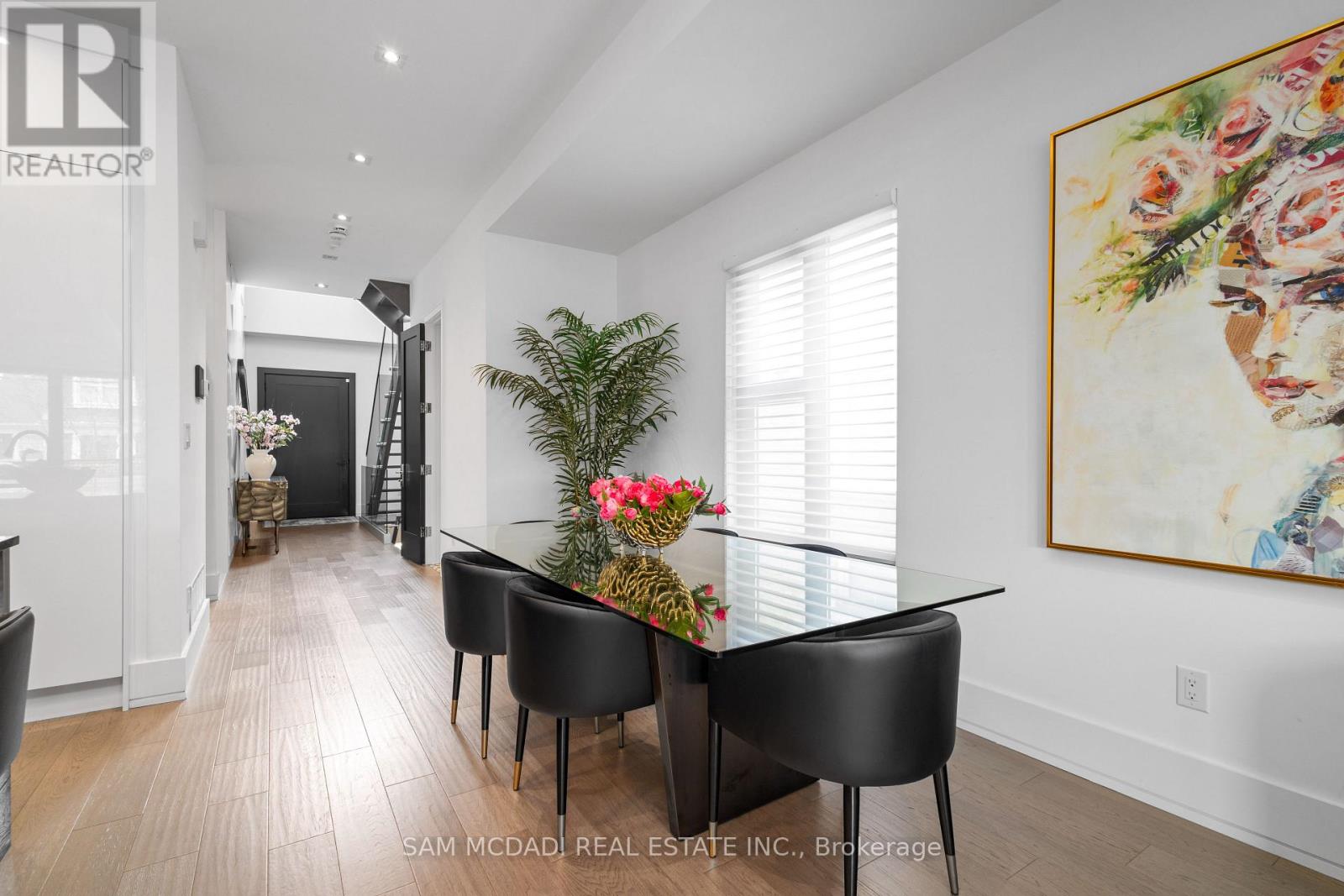 7b Iroquois Avenue, Mississauga, Ontario L5G 1M7 - Photo 5 - W12435198