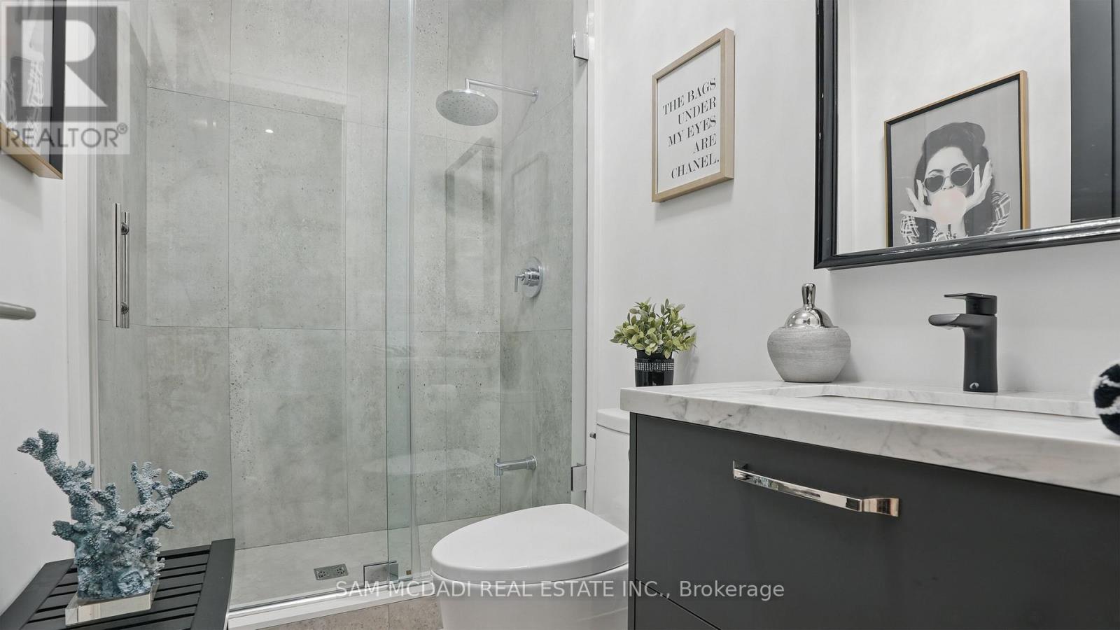 7b Iroquois Avenue, Mississauga, Ontario L5G 1M7 - Photo 34 - W12435198