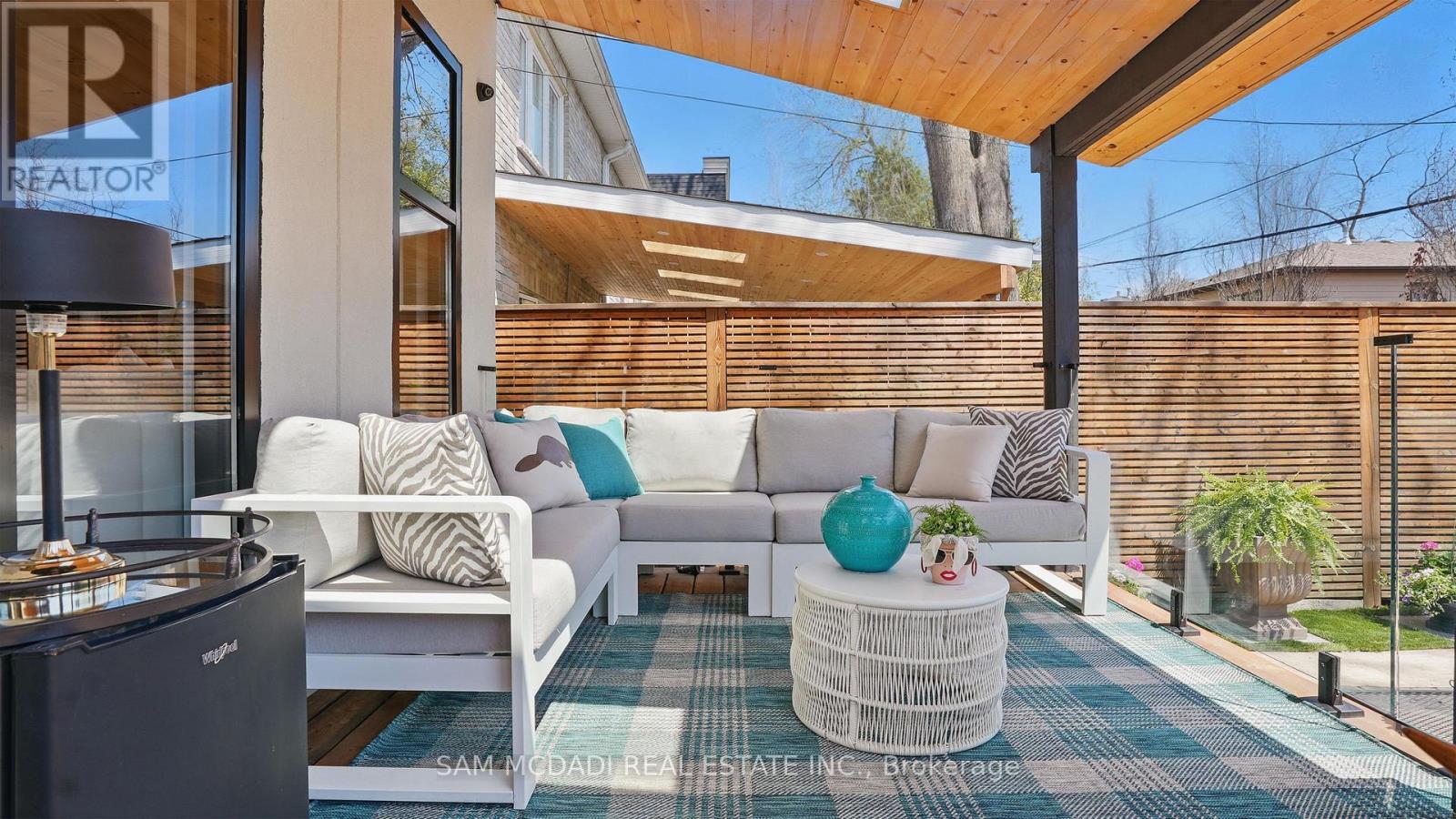 7b Iroquois Avenue, Mississauga, Ontario L5G 1M7 - Photo 16 - W12435198