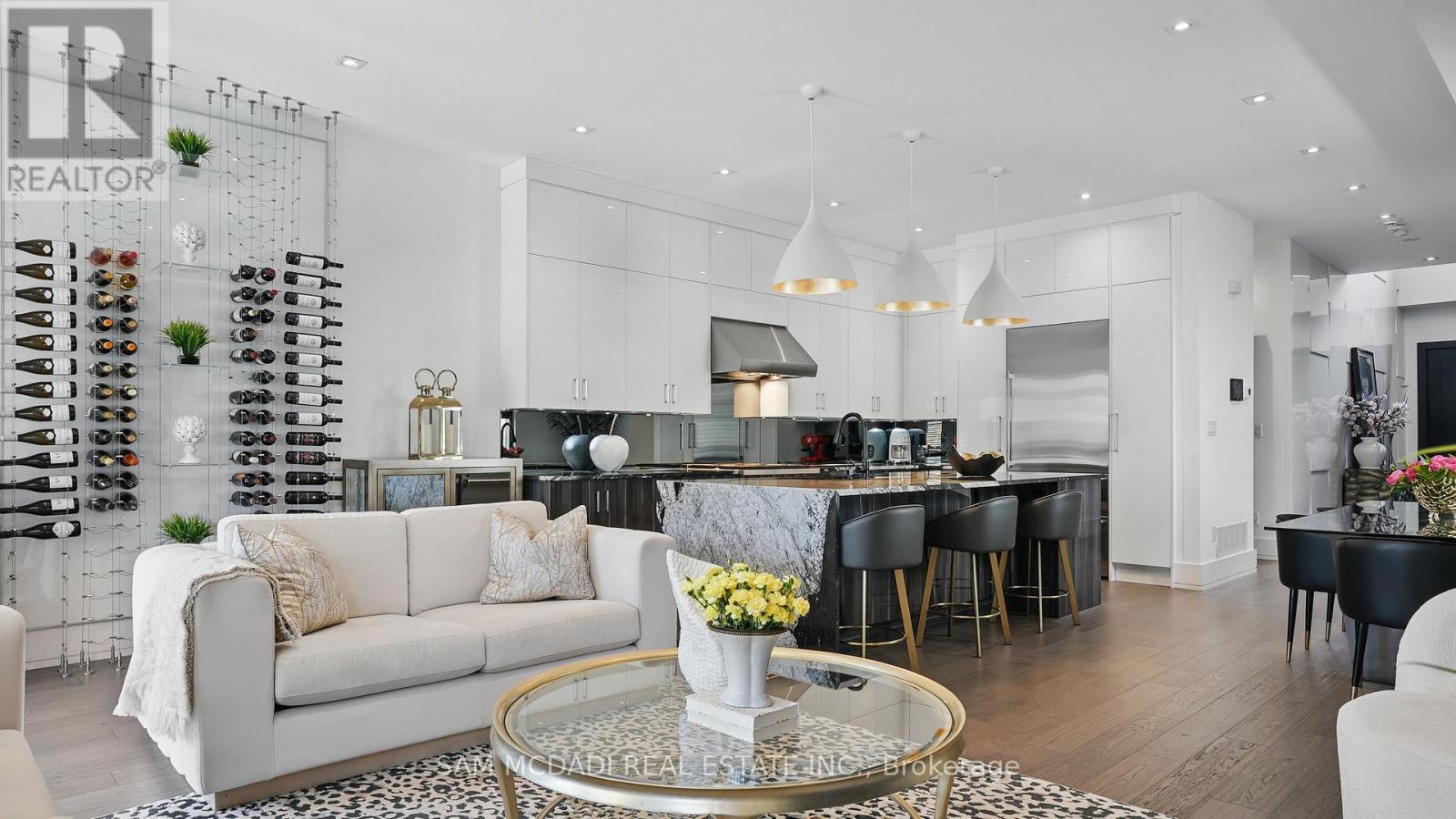 7b Iroquois Avenue, Mississauga, Ontario L5G 1M7 - Photo 9 - W12435198