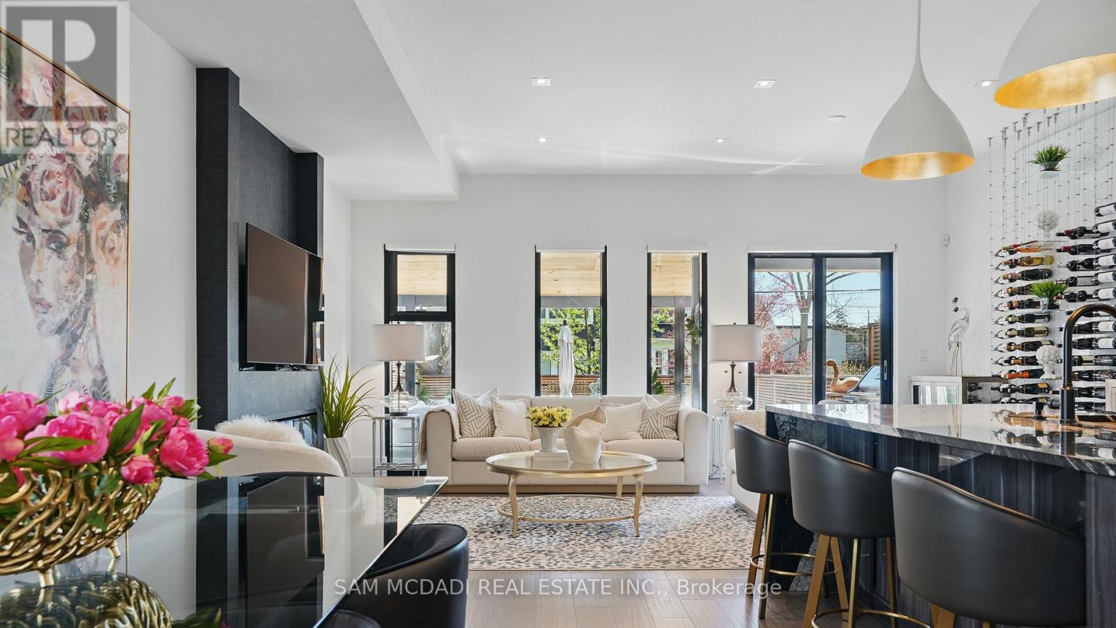 7b Iroquois Avenue, Mississauga, Ontario L5G 1M7 - Photo 6 - W12435198