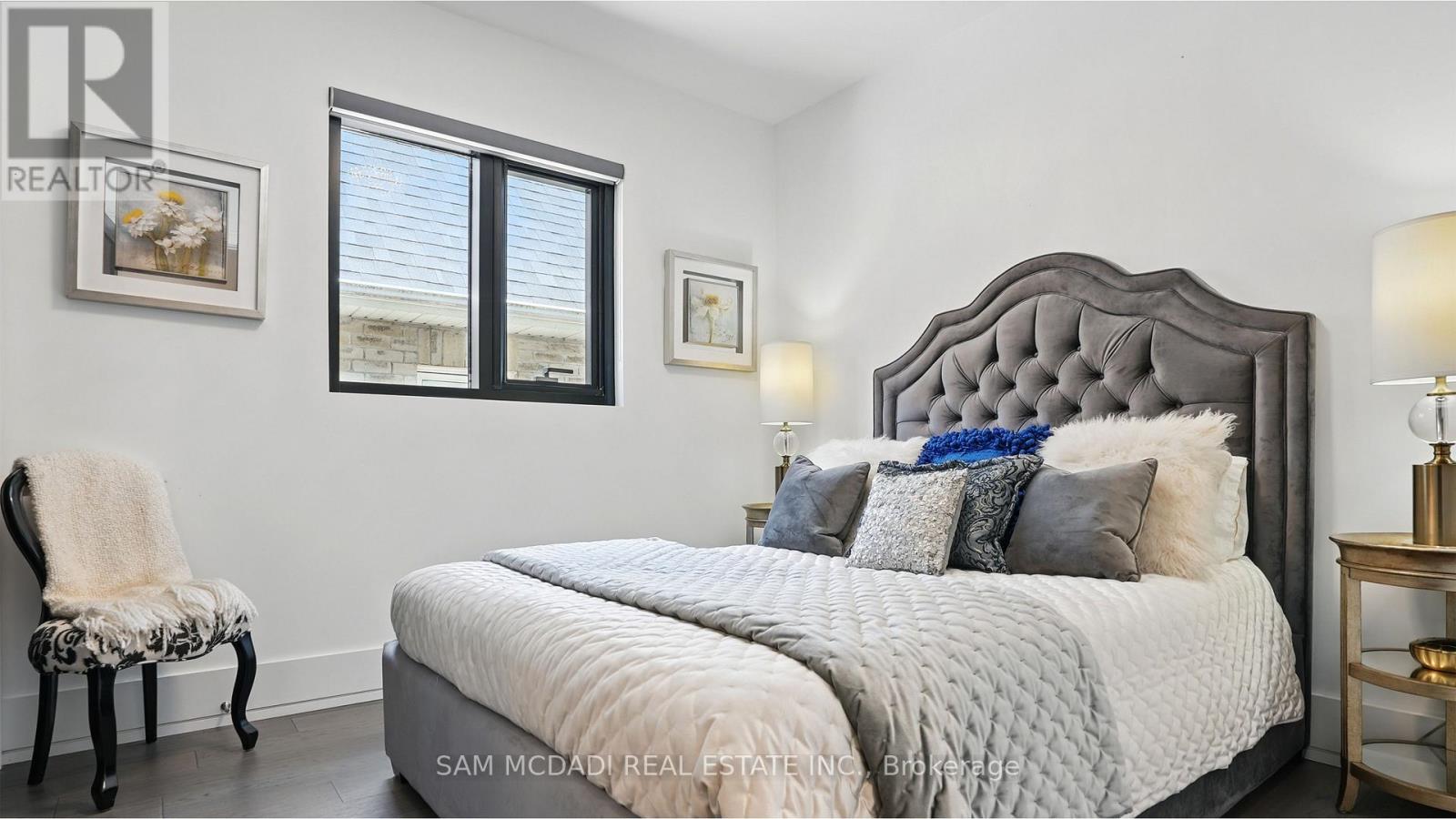 7b Iroquois Avenue, Mississauga, Ontario L5G 1M7 - Photo 27 - W12435198