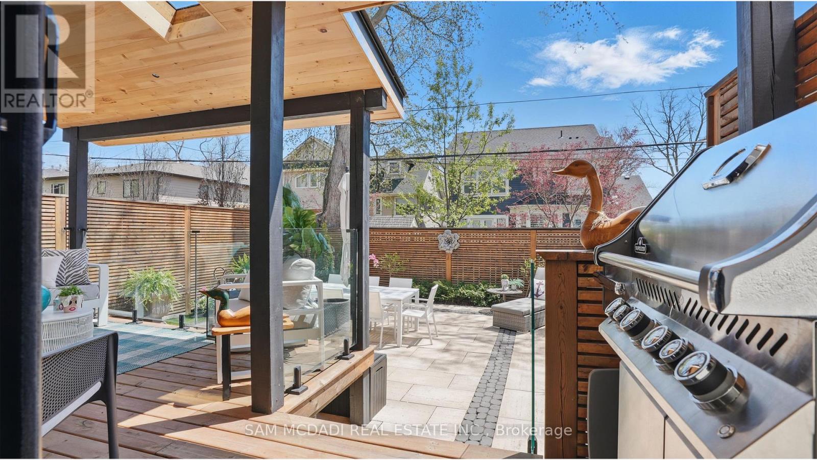 7b Iroquois Avenue, Mississauga, Ontario L5G 1M7 - Photo 17 - W12435198