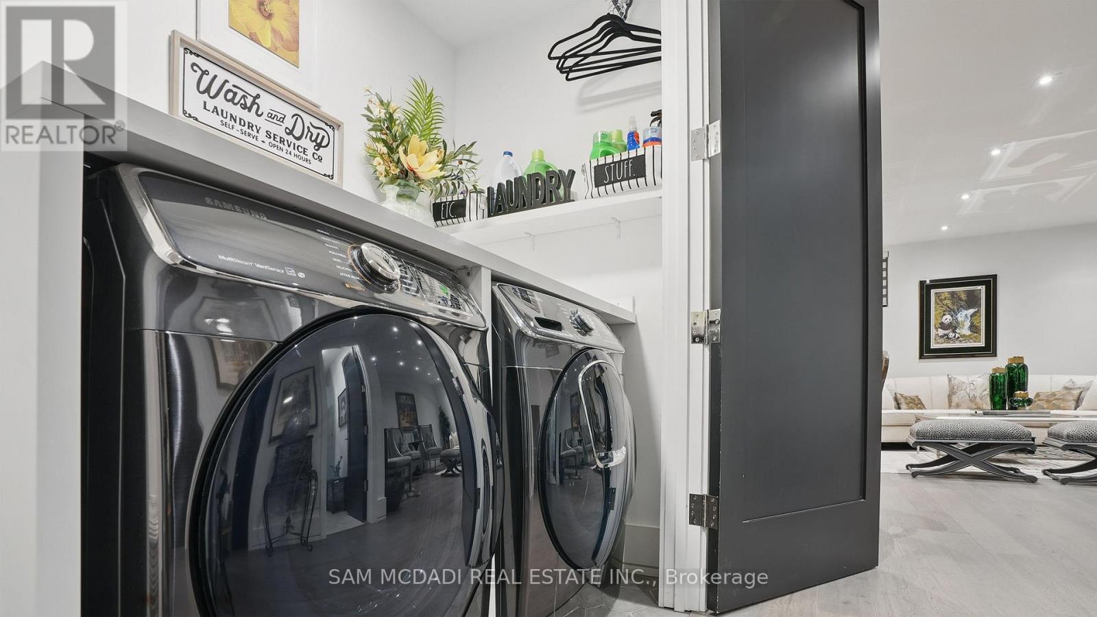 7b Iroquois Avenue, Mississauga, Ontario L5G 1M7 - Photo 33 - W12435198