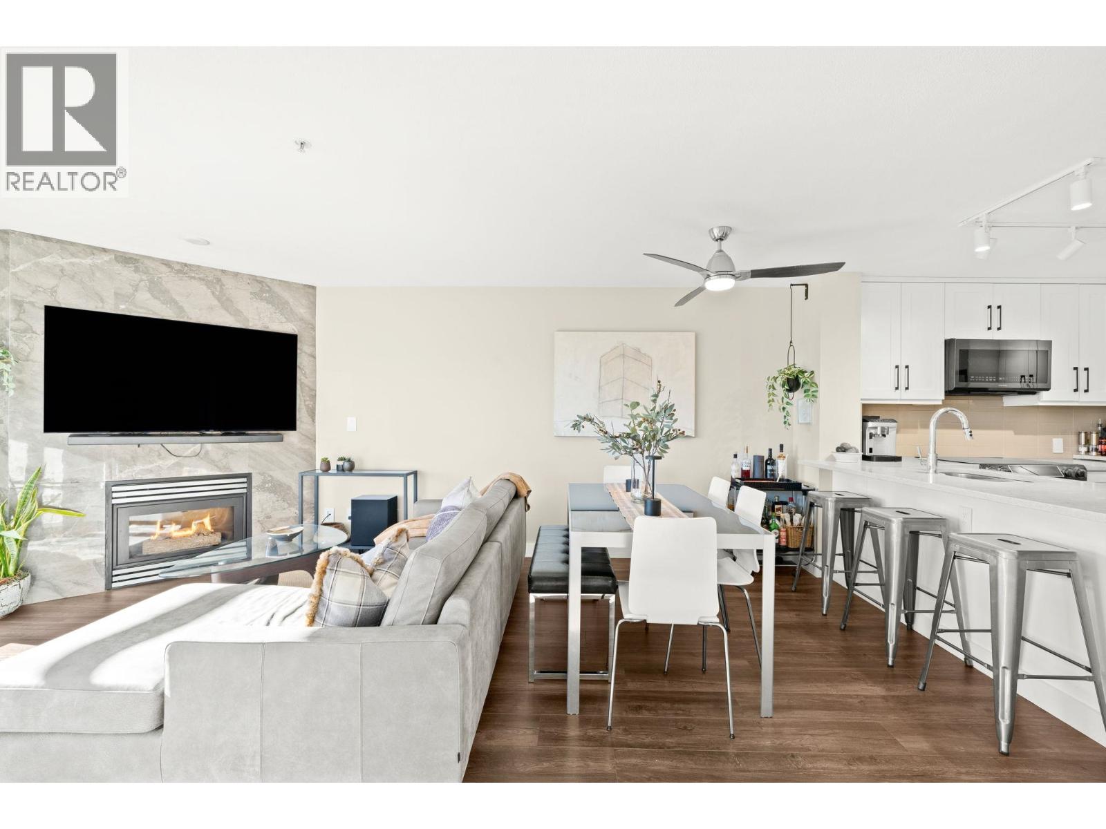 410 124 W 3rd Street, North Vancouver, British Columbia  V7M 1E8 - Photo 5 - R3065317