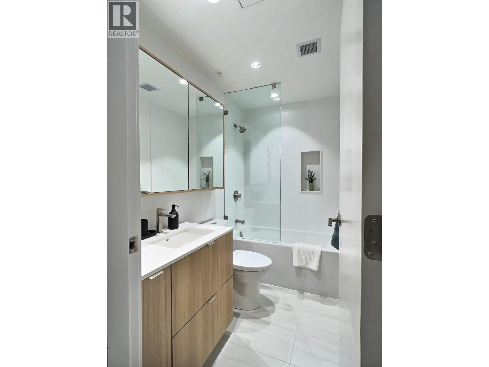 2001 505 Nelson Street, Coquitlam, British Columbia  V3J 0R5 - Photo 6 - R3065286