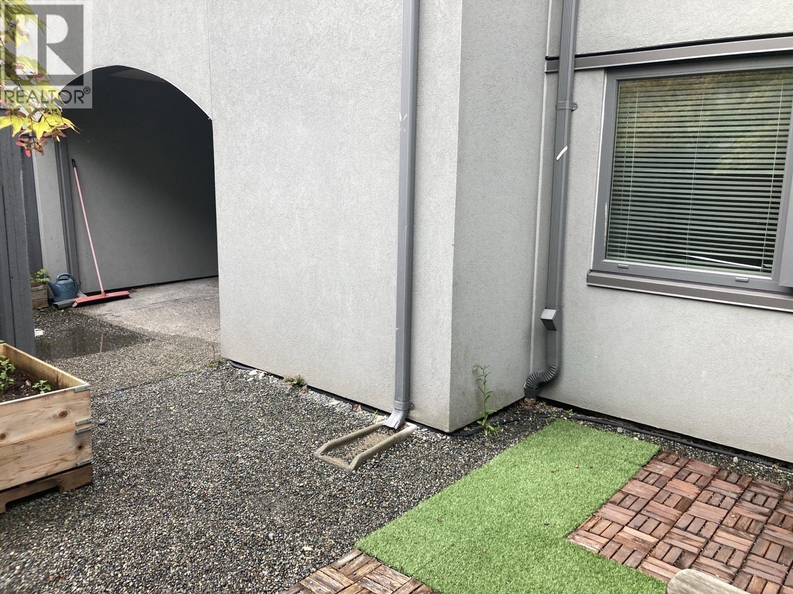 1352 W 7th Avenue, Vancouver, British Columbia  V6H 3W5 - Photo 2 - R3065314