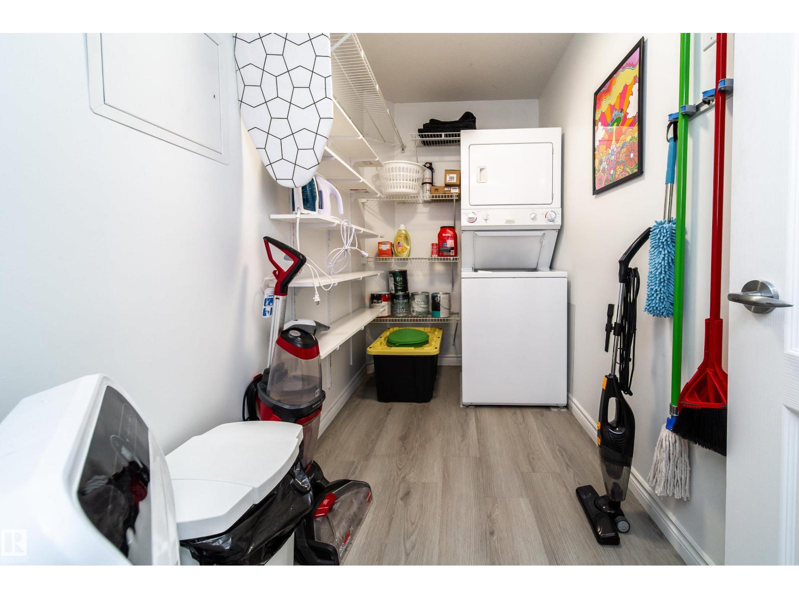 #303 9938 104 St Nw, Edmonton, Alberta  T5K 2X7 - Photo 3 - E4464844