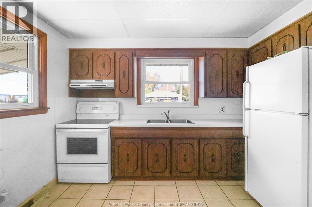 615 Giles West Unit# Main, Windsor, Ontario N9A 6H9 - Photo 4 - 25028086