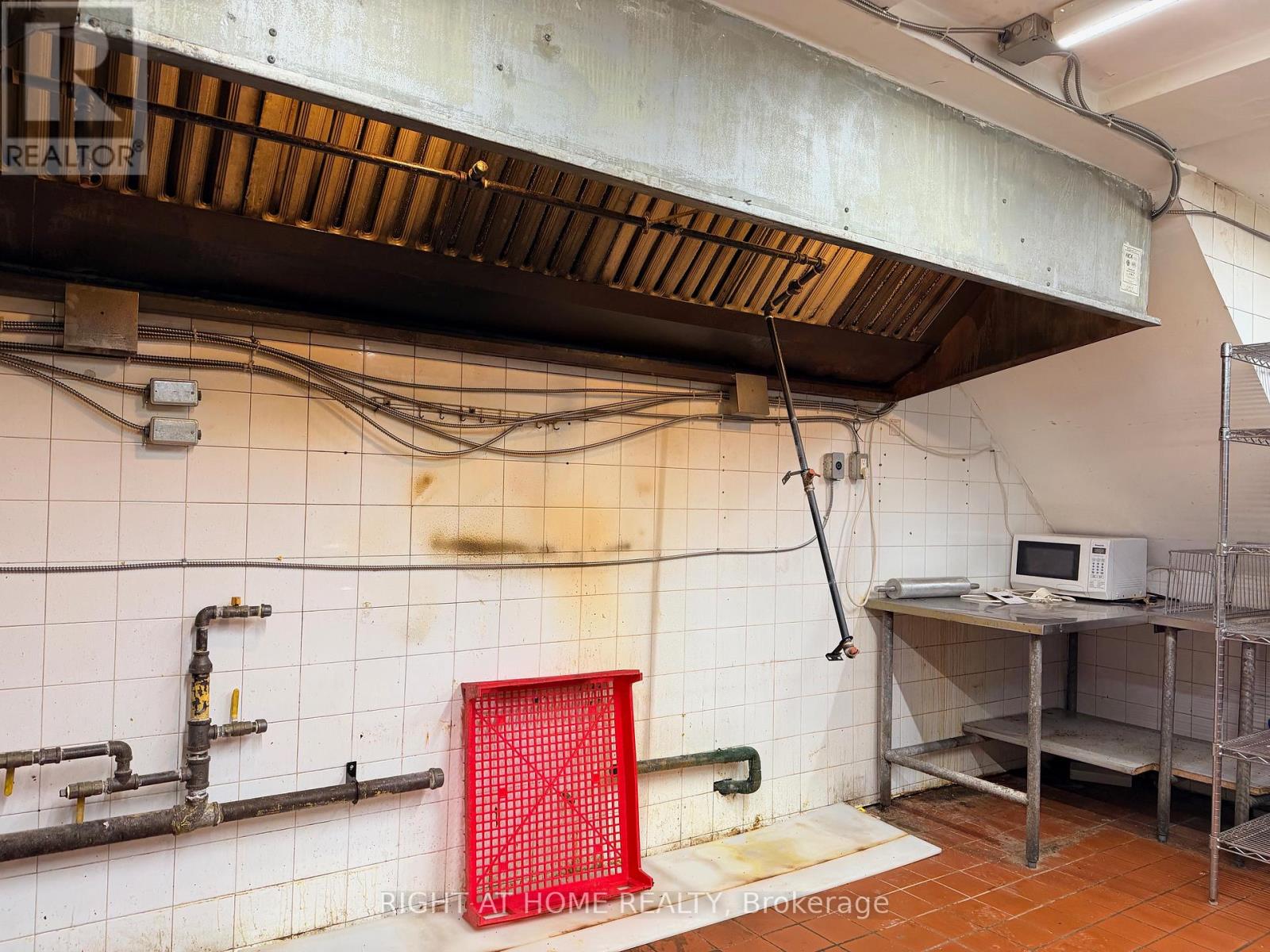 13 Elm Street, Toronto, Ontario M5G 1H1 - Photo 14 - C12515064