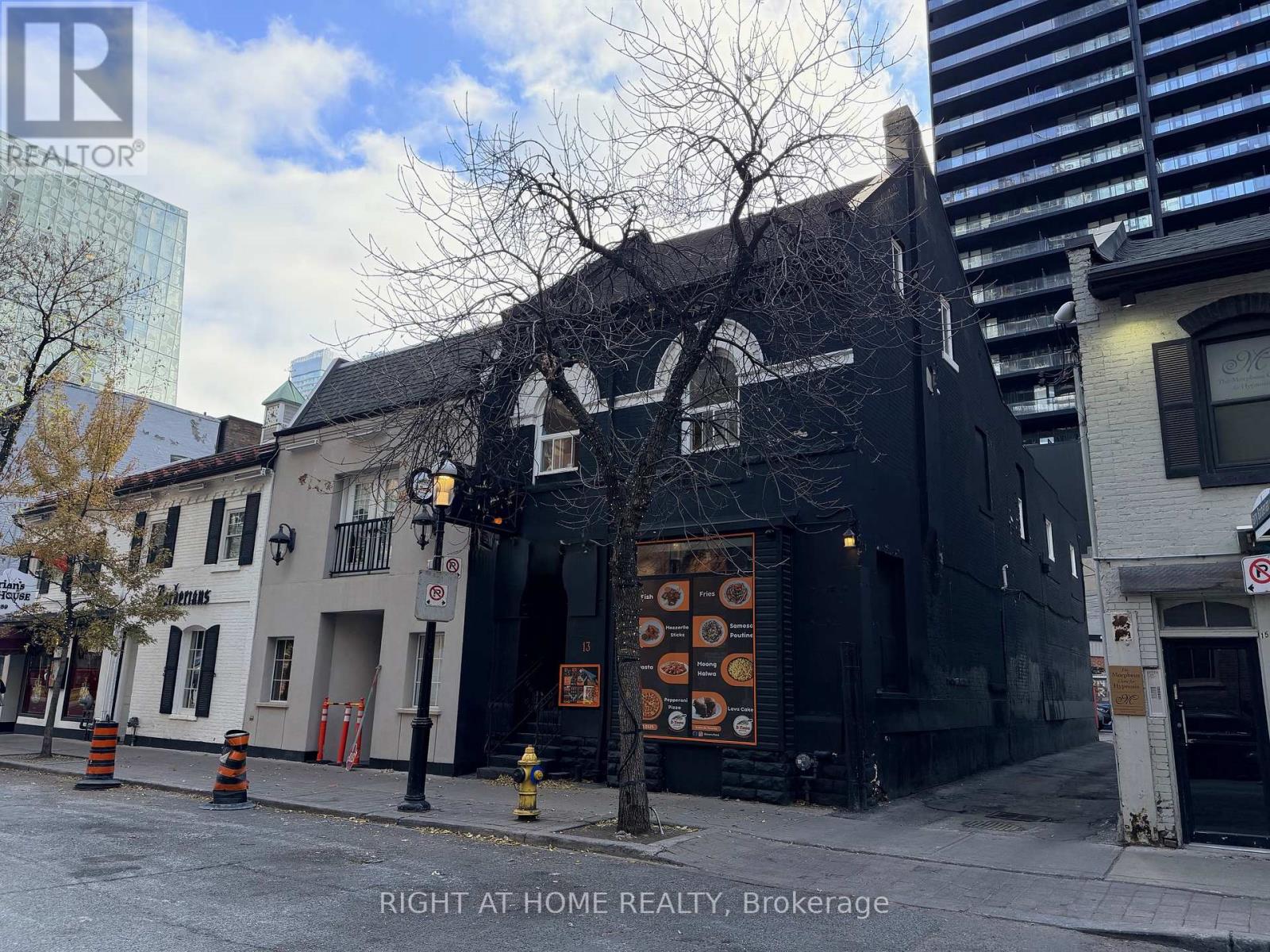 13 Elm Street, Toronto, Ontario M5G 1H1 - Photo 3 - C12515064