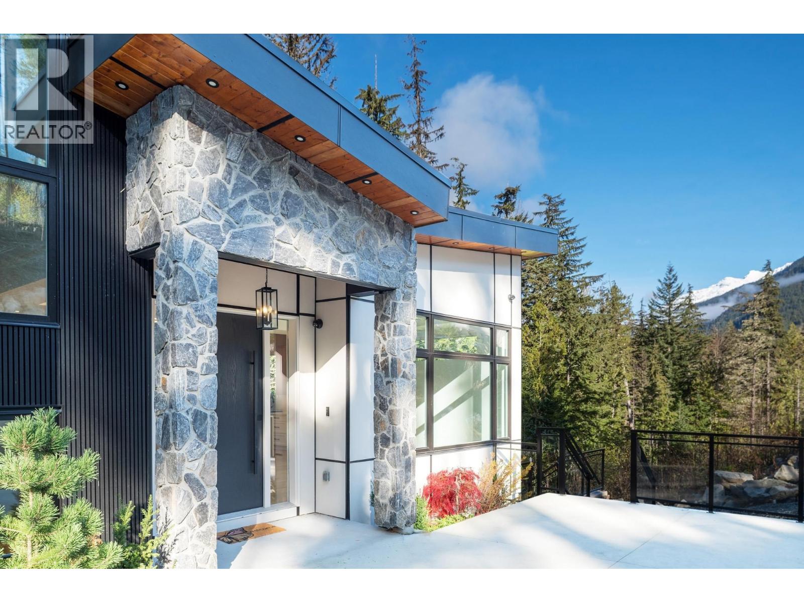 9113 Riverside Drive, Whistler, British Columbia V0N 1B9 - Photo 2 - R3065219