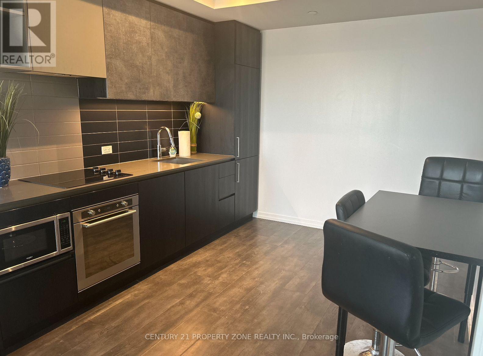 3015 - 1000 Portage Parkway, Vaughan, Ontario L4K 0L1 - Photo 2 - N12448779