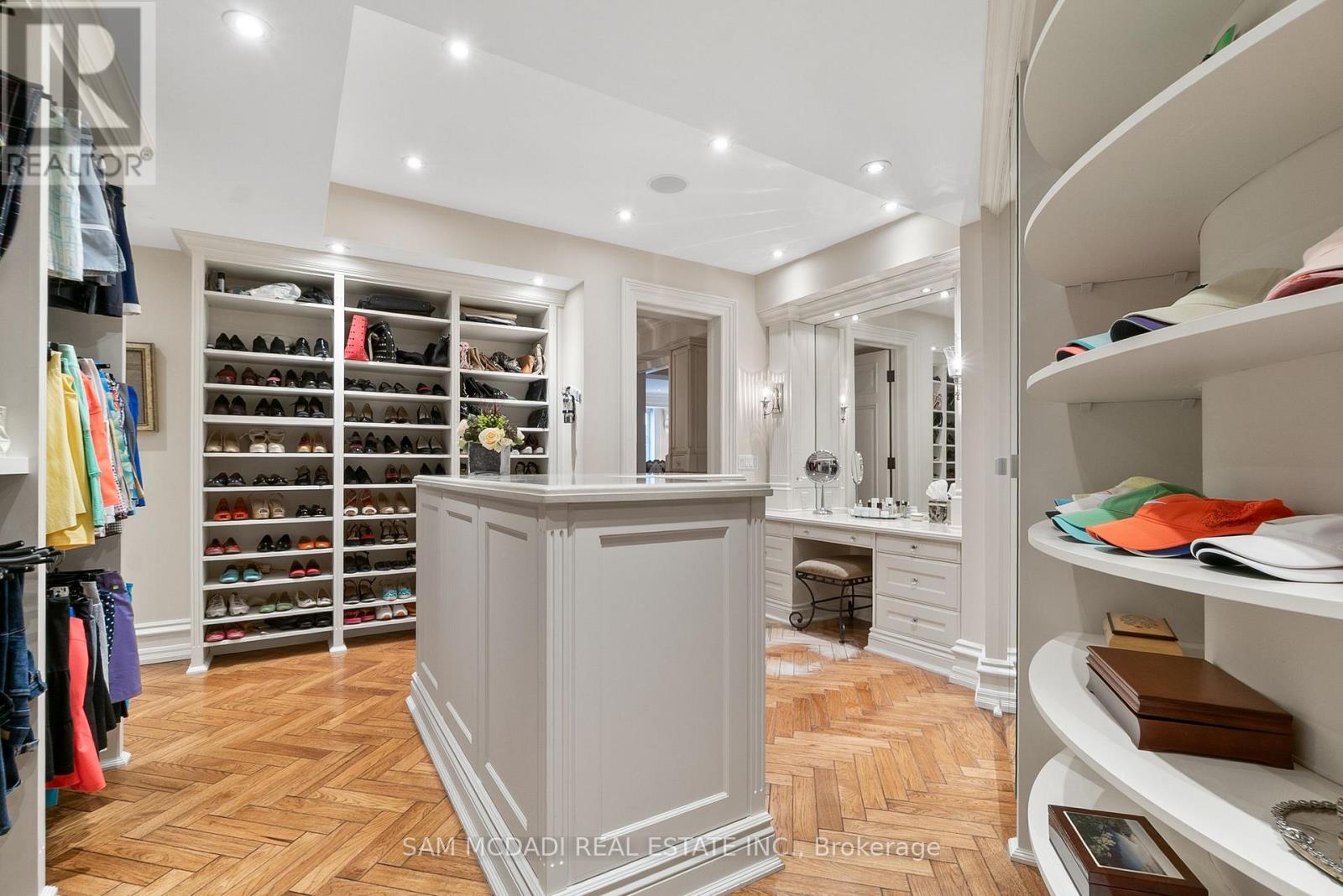 1343 Blythe Road, Mississauga, Ontario L5H 2C2 - Photo 25 - W12498050