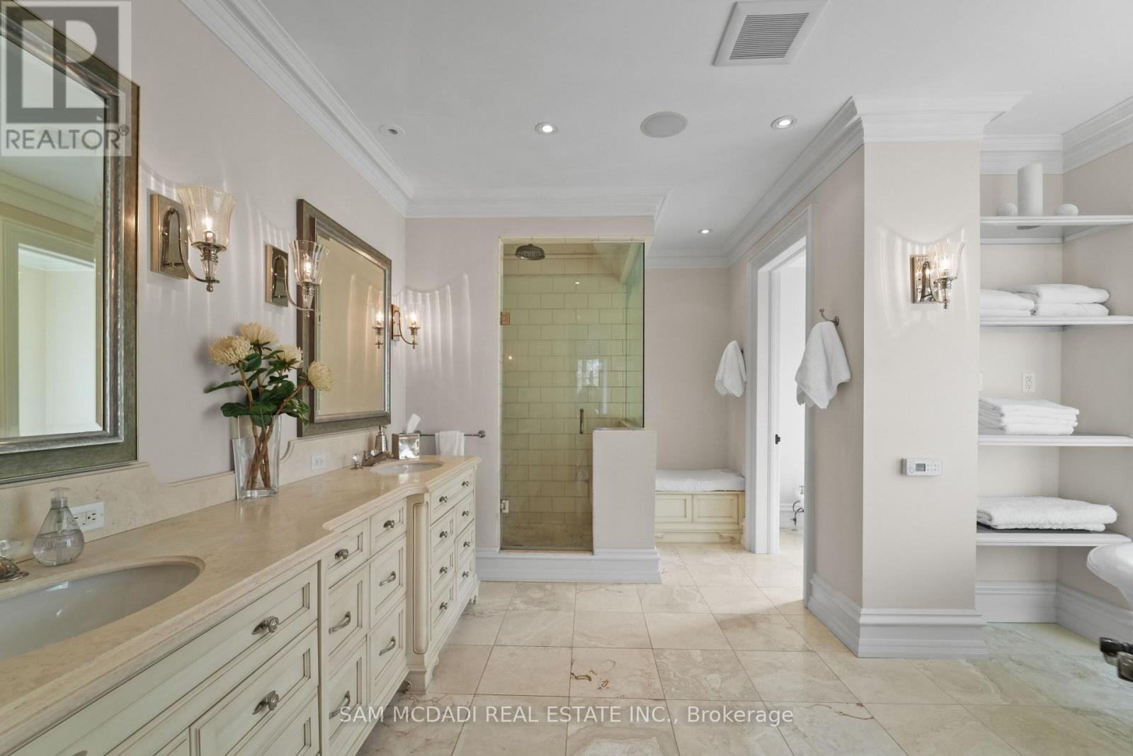 1343 Blythe Road, Mississauga, Ontario L5H 2C2 - Photo 26 - W12498050