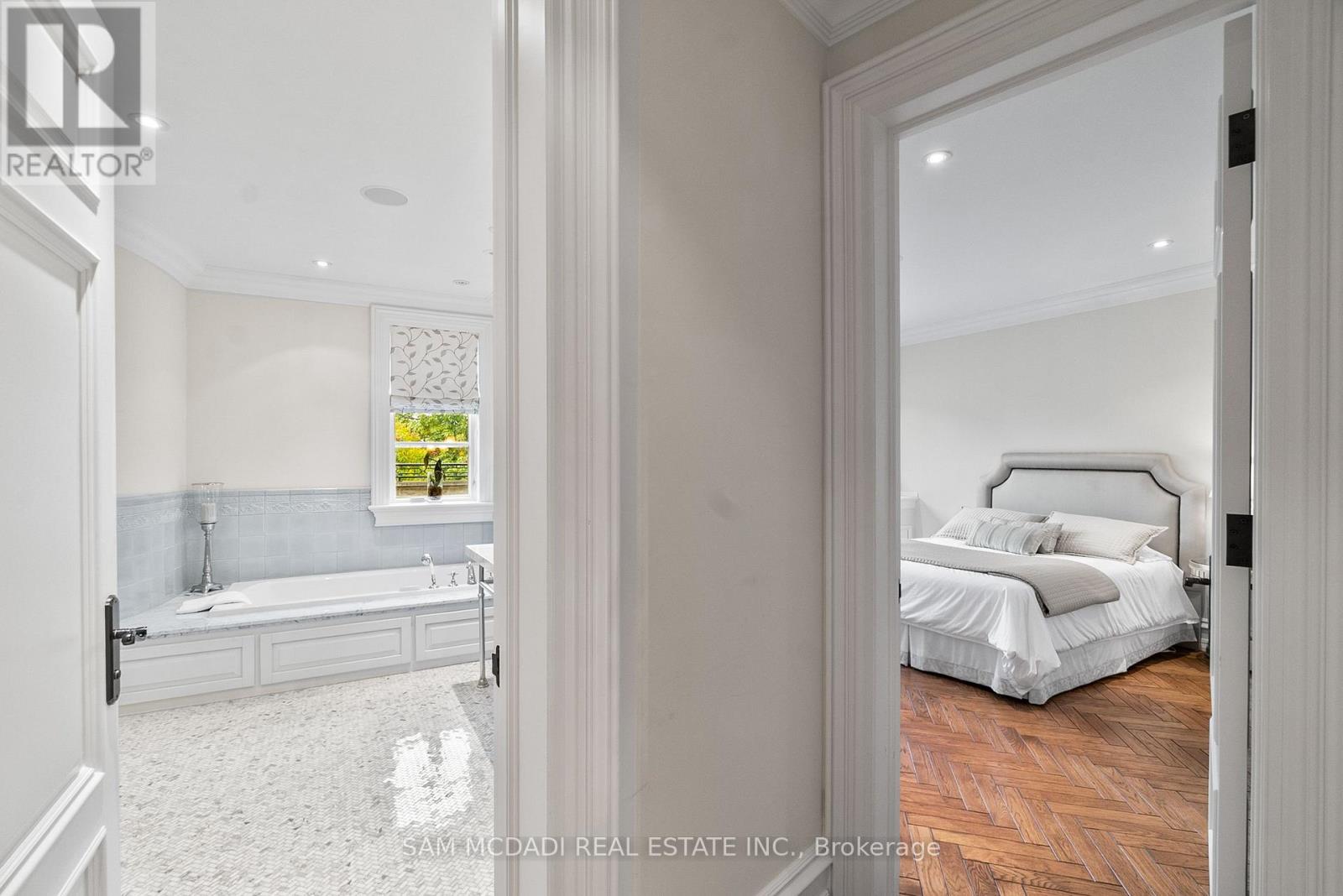 1343 Blythe Road, Mississauga, Ontario L5H 2C2 - Photo 28 - W12498050