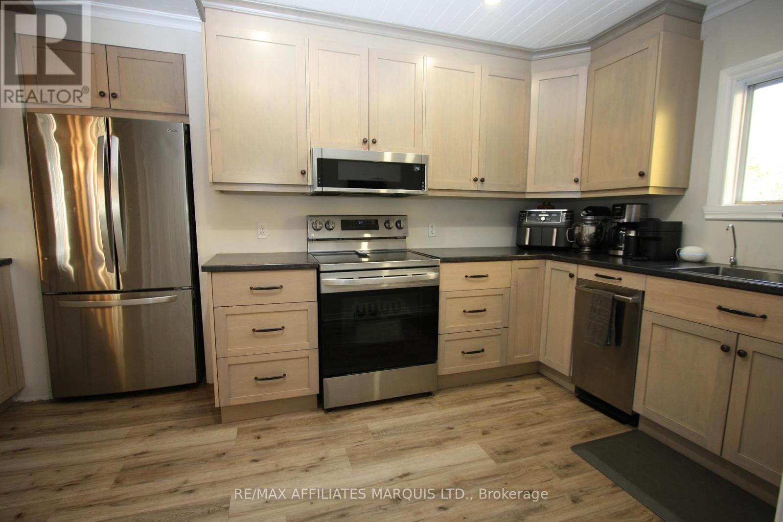 19663 William Street, South Glengarry, Ontario  K0C 2J0 - Photo 4 - X12515112