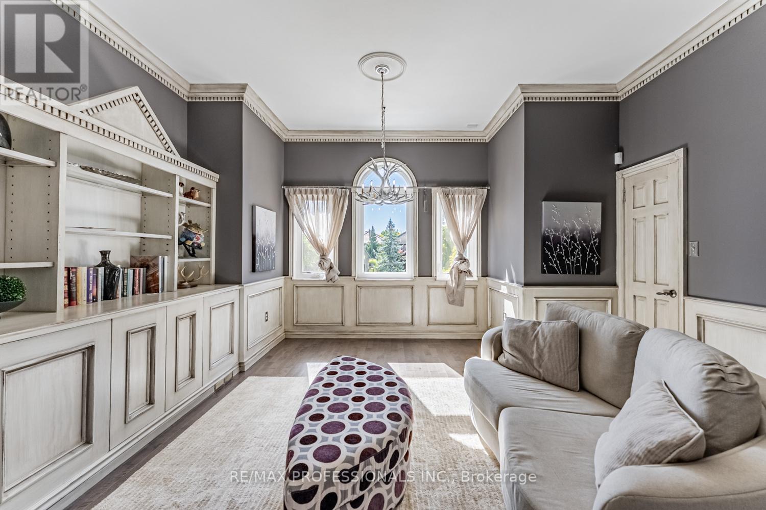 2239 Rosegate Drive, Mississauga, Ontario  L1W 3K3 - Photo 25 - W12515098