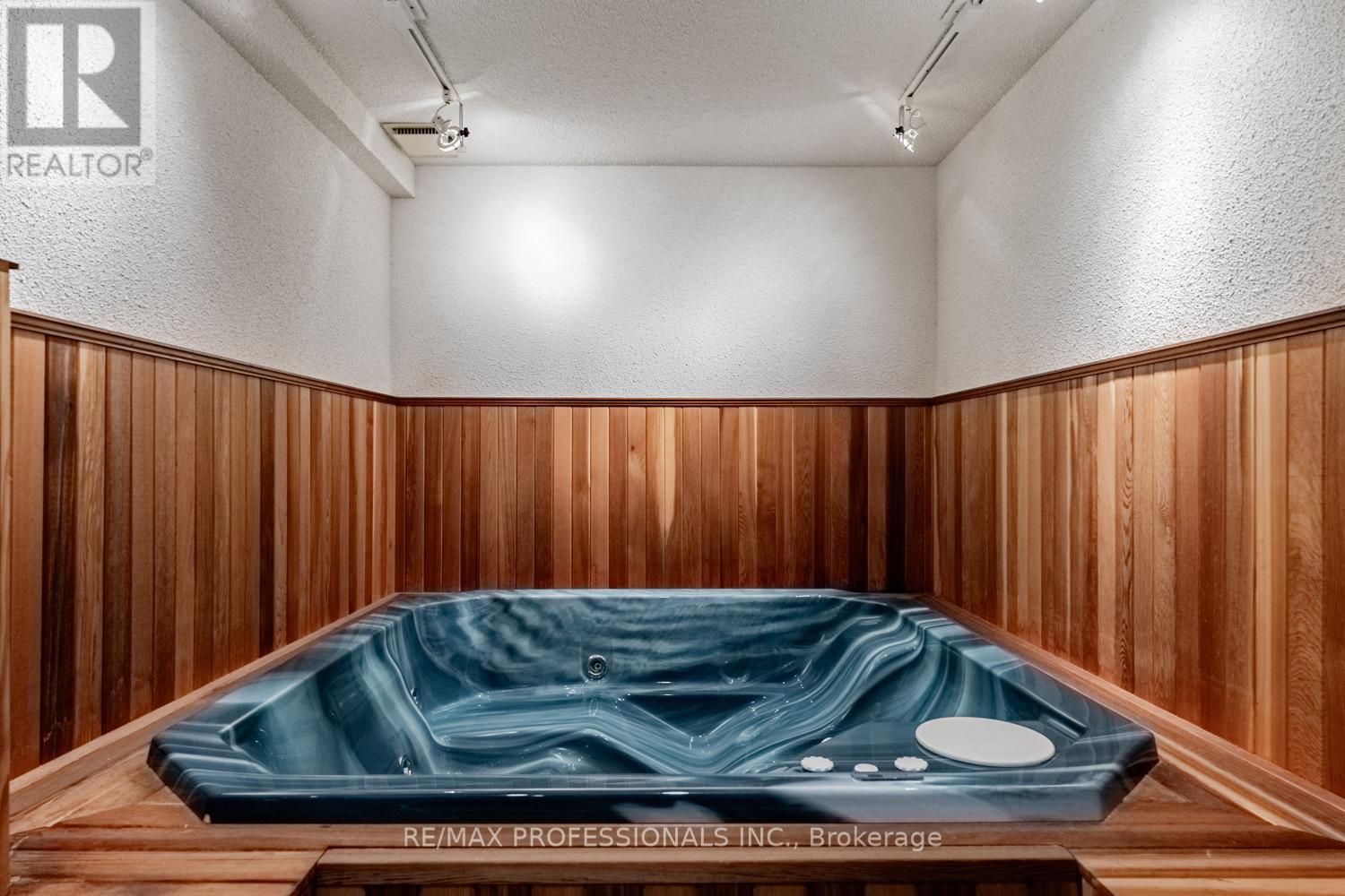 2239 Rosegate Drive, Mississauga, Ontario  L1W 3K3 - Photo 44 - W12515098