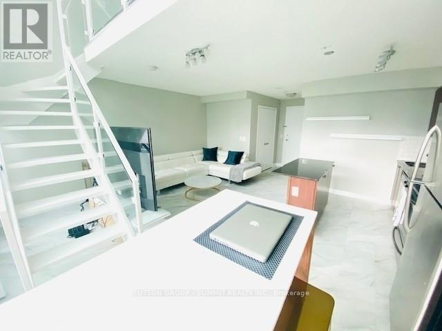 2715 - 155 Legion Road N, Toronto, Ontario  M8Y 0A7 - Photo 4 - W12515100