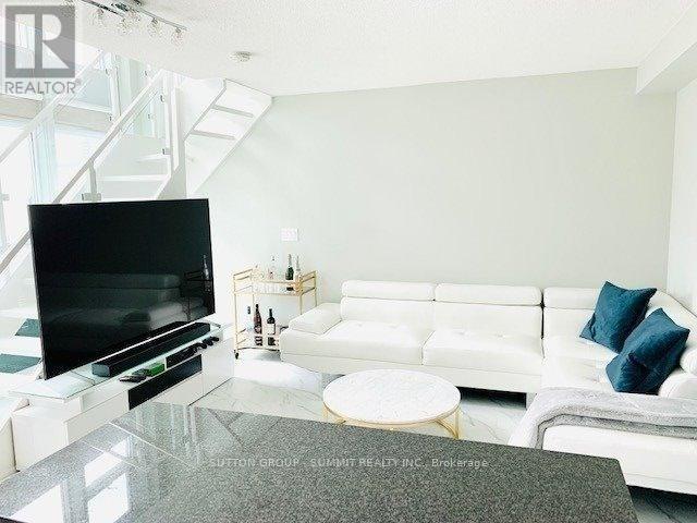 2715 - 155 Legion Road N, Toronto, Ontario  M8Y 0A7 - Photo 6 - W12515100