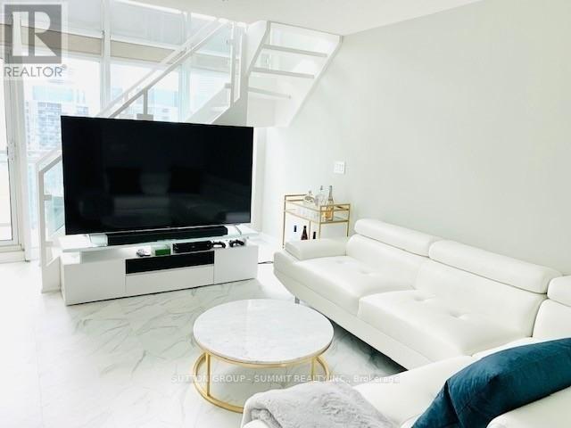 2715 - 155 Legion Road N, Toronto, Ontario  M8Y 0A7 - Photo 7 - W12515100