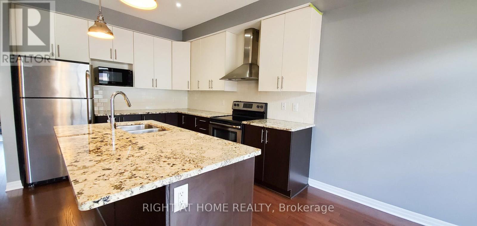 617 Sunburst Street, Ottawa, Ontario  K1T 0L1 - Photo 10 - X12515110