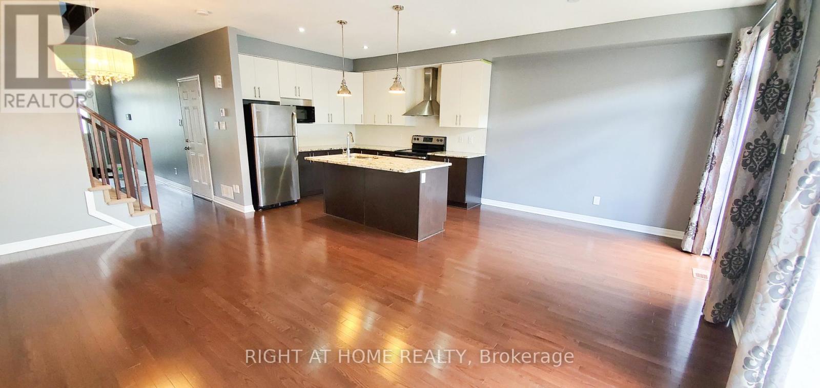 617 Sunburst Street, Ottawa, Ontario  K1T 0L1 - Photo 4 - X12515110