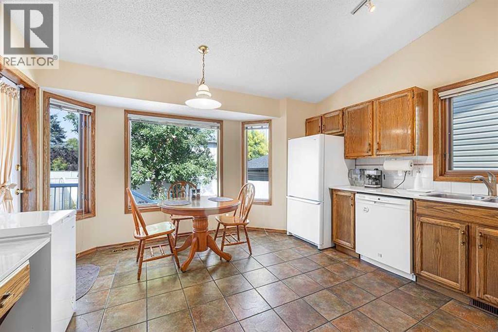 116 Sundown Way Se, Calgary, Alberta  T2X 3B5 - Photo 7 - A2257970