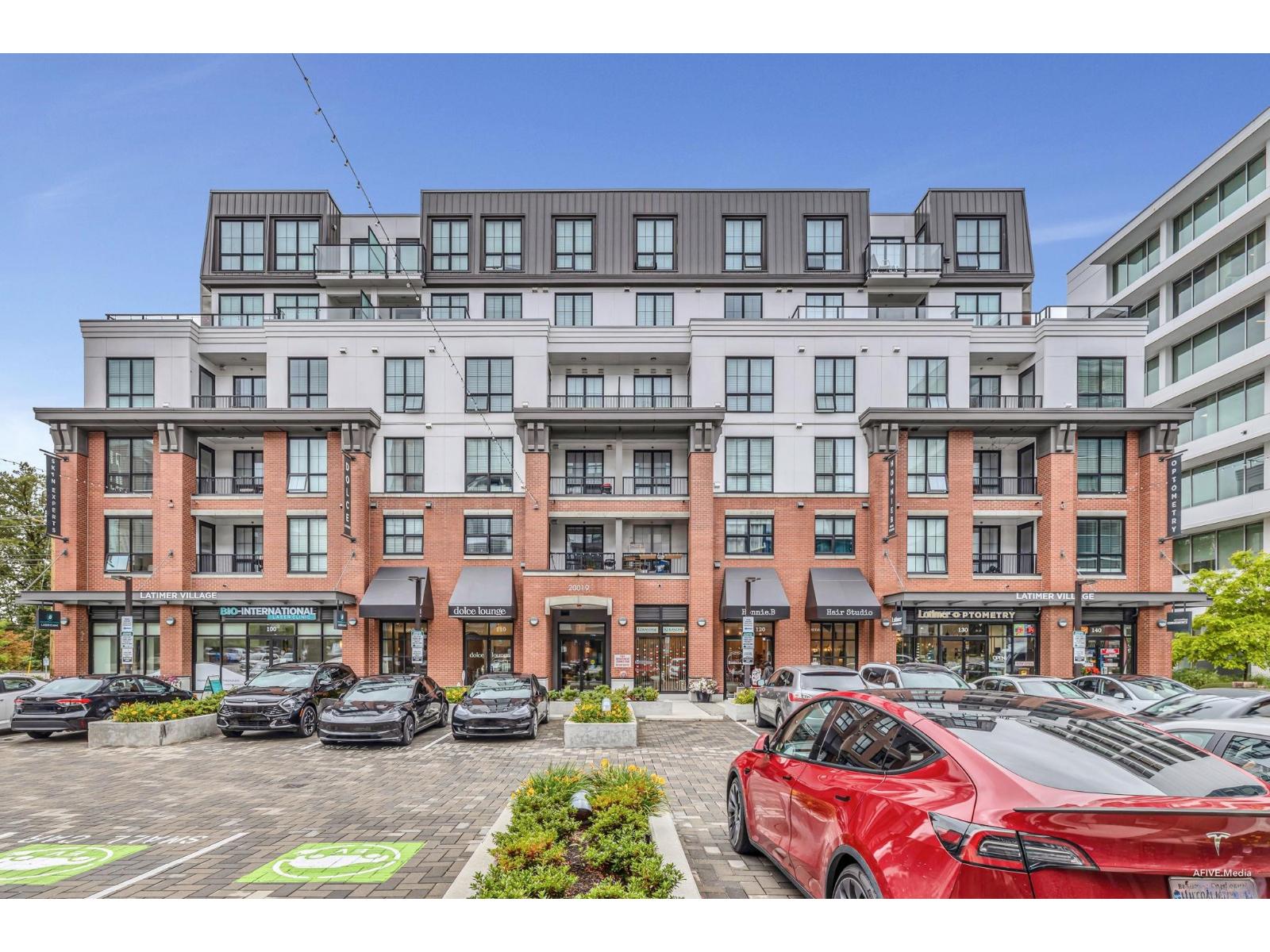 605 20019 83A AVENUE, Surrey, British Columbia