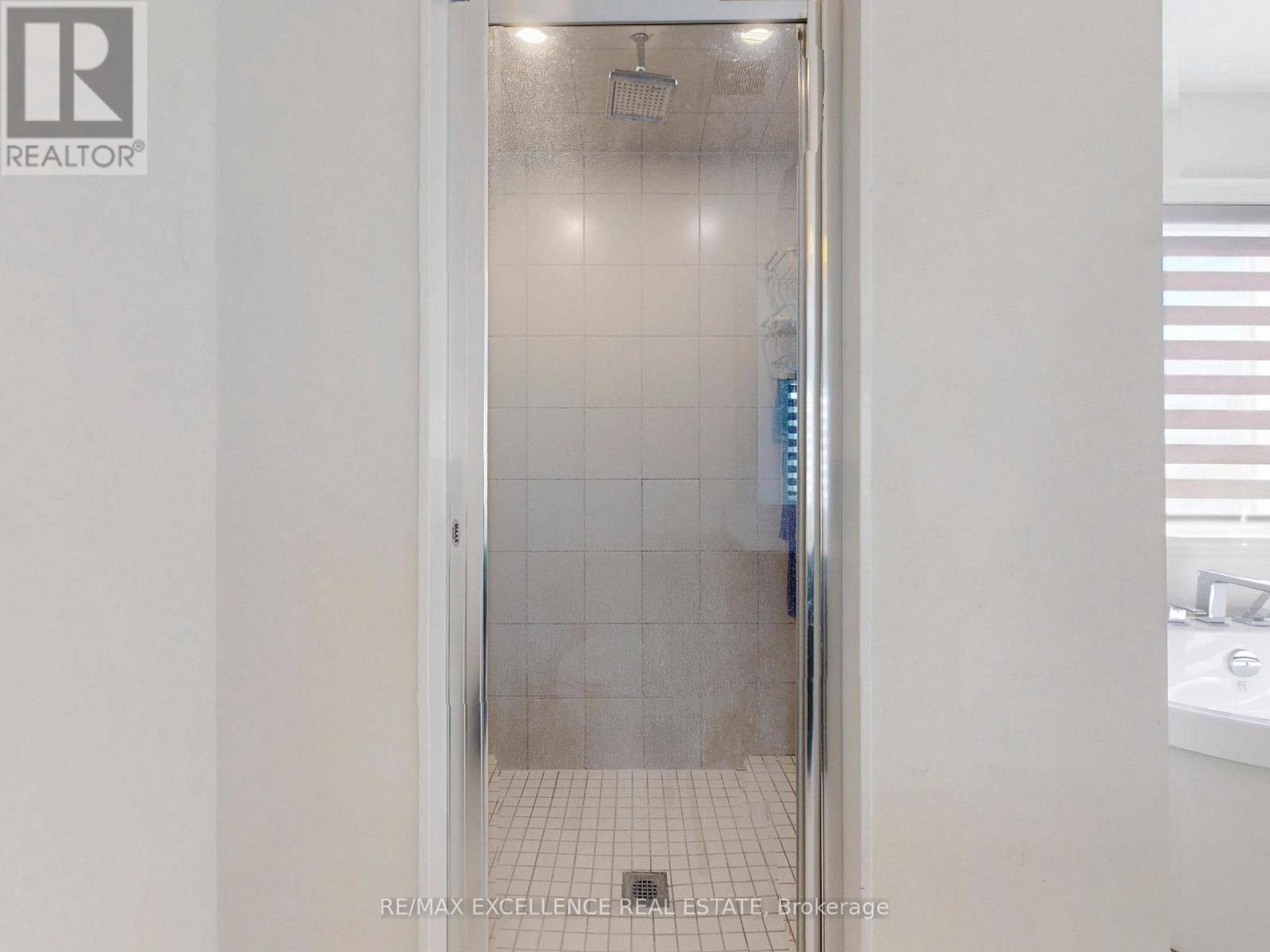 33 Tiger Crescent, Brampton, Ontario L6R 0C8 - Photo 29 - W12497454