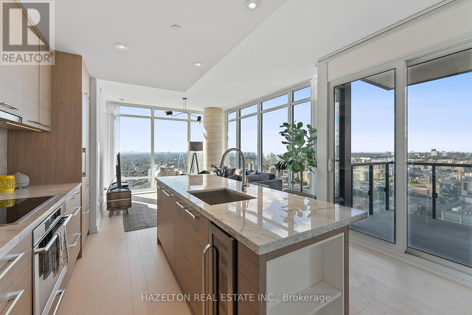 3416 - 488 UNIVERSITY AVENUE, Toronto, Ontario