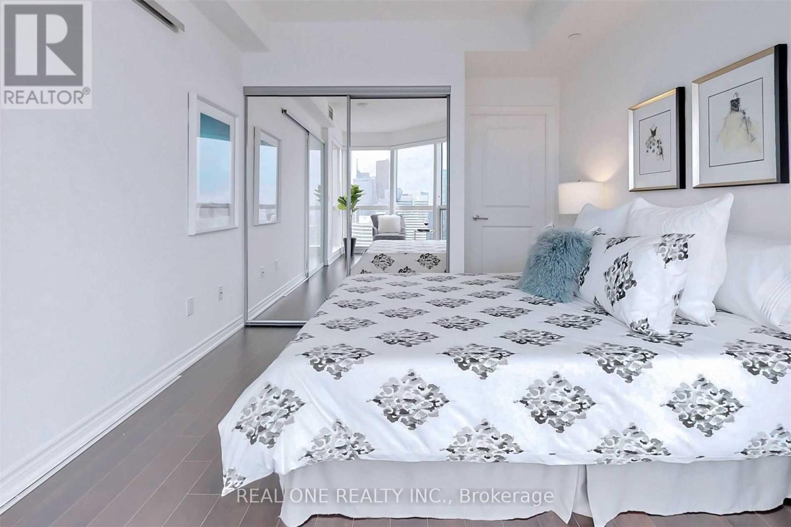 4208 - 386 Yonge Street, Toronto, Ontario  M5B 0A5 - Photo 18 - C12515128