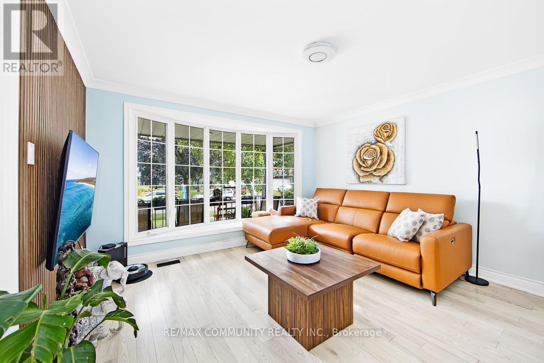 168 Kingslake Road, Toronto, Ontario  M2J 3G3 - Photo 6 - C12515134