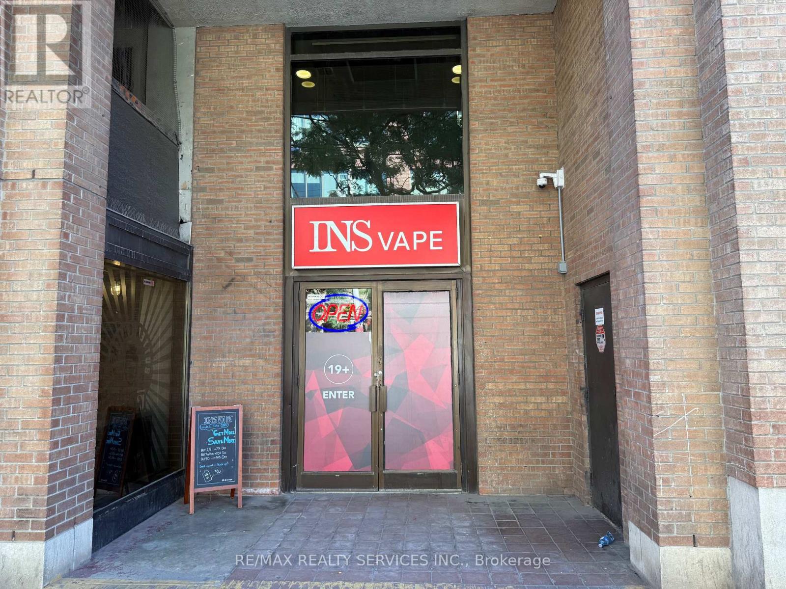 201 King St Street E, Toronto, Ontario M5A 1J5 - Photo 2 - C12515138