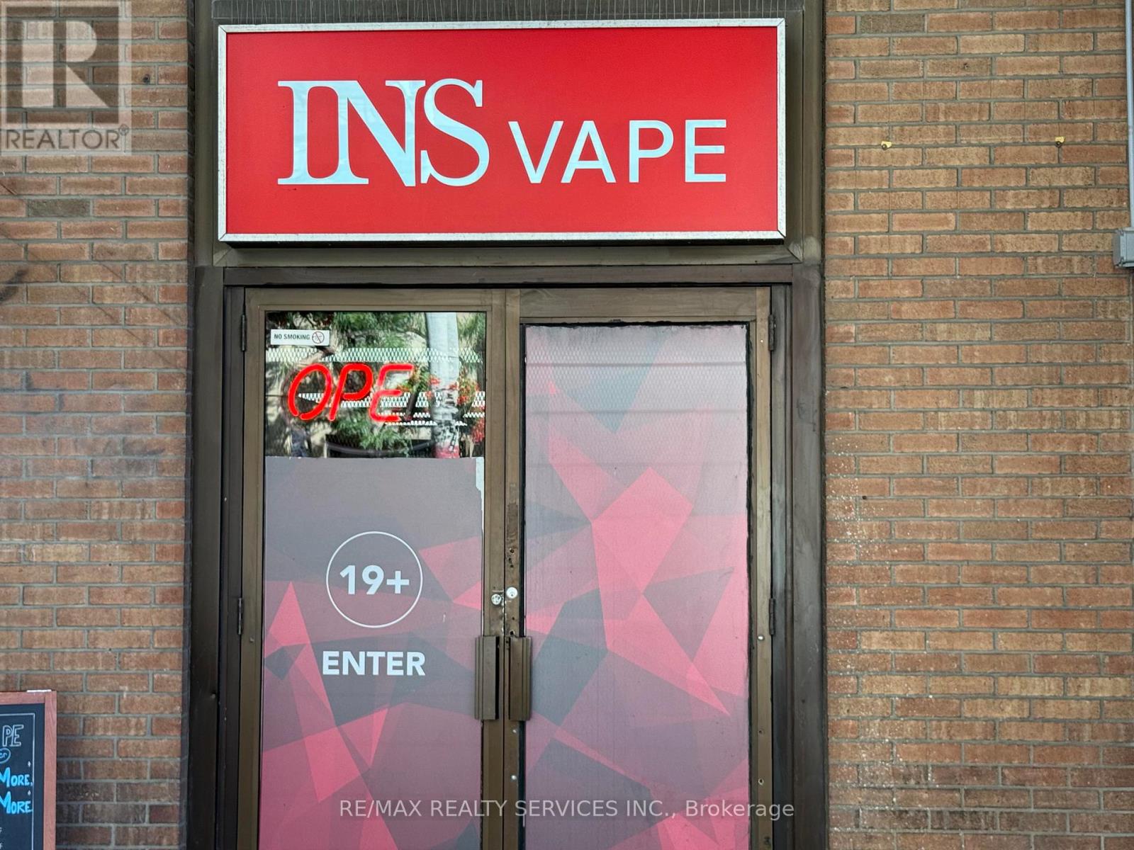 201 King St Street E, Toronto, Ontario M5A 1J5 - Photo 3 - C12515138