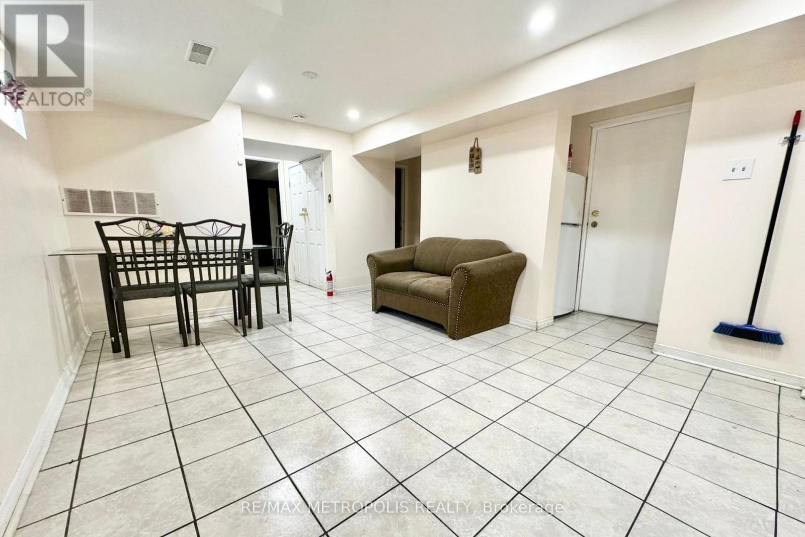 Bsmt A - 112 Brantwood Drive, Toronto, Ontario  M1H 2G8 - Photo 3 - E12515172