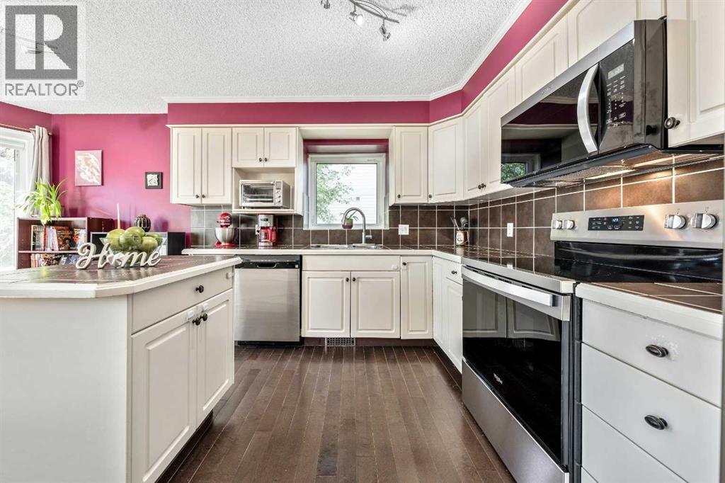 135 Westridge Close, Okotoks, Alberta  T1S 1N4 - Photo 11 - A2259804