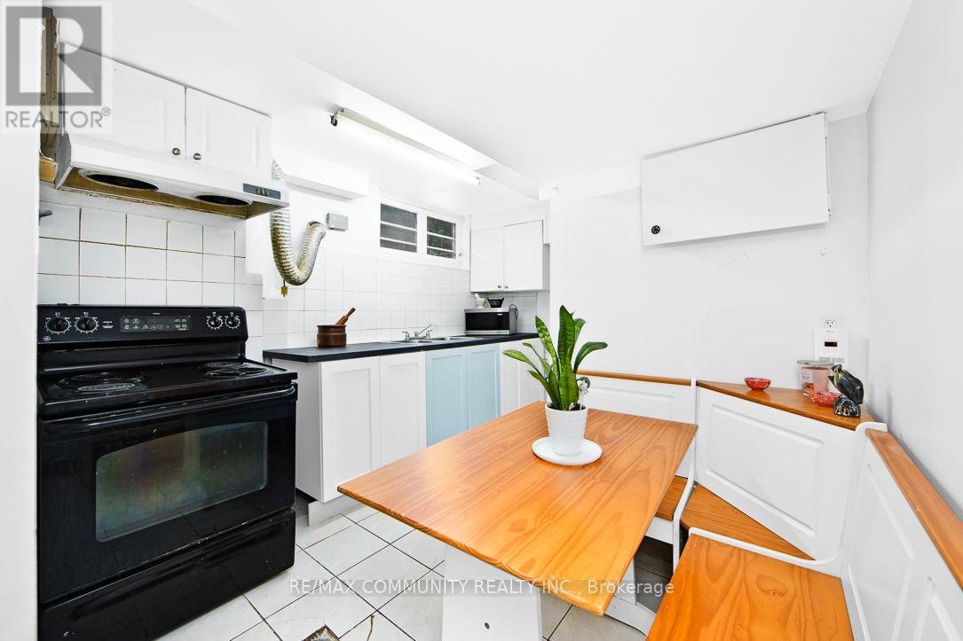 168 Kingslake Road, Toronto, Ontario  M2J 3G3 - Photo 24 - C12515134