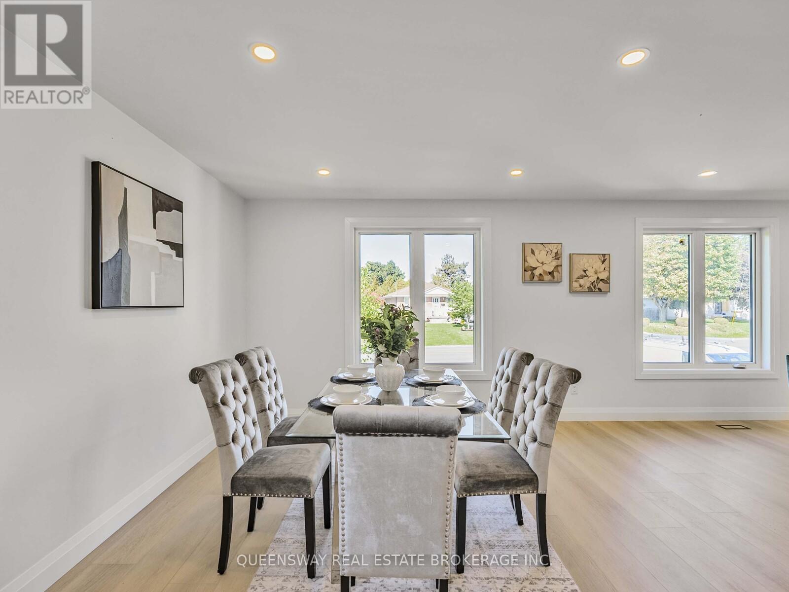 1128 Pinegrove Route, Oakville, Ontario  L6L 2W6 - Photo 12 - W12515144