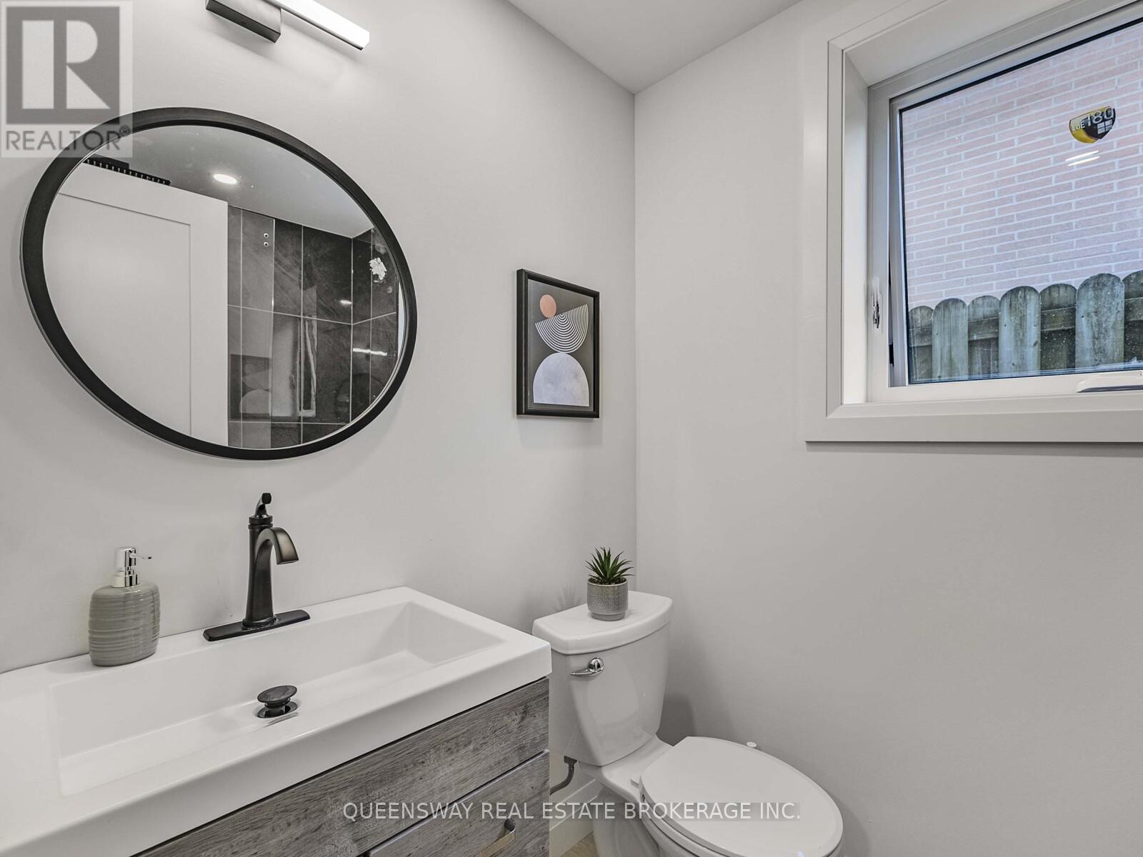 1128 Pinegrove Route, Oakville, Ontario  L6L 2W6 - Photo 25 - W12515144