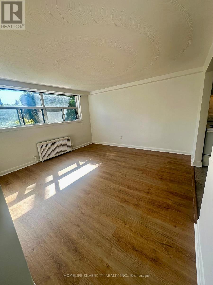 1 - 430 Ridelle Avenue, Toronto, Ontario  M6B 1K4 - Photo 7 - W12515152