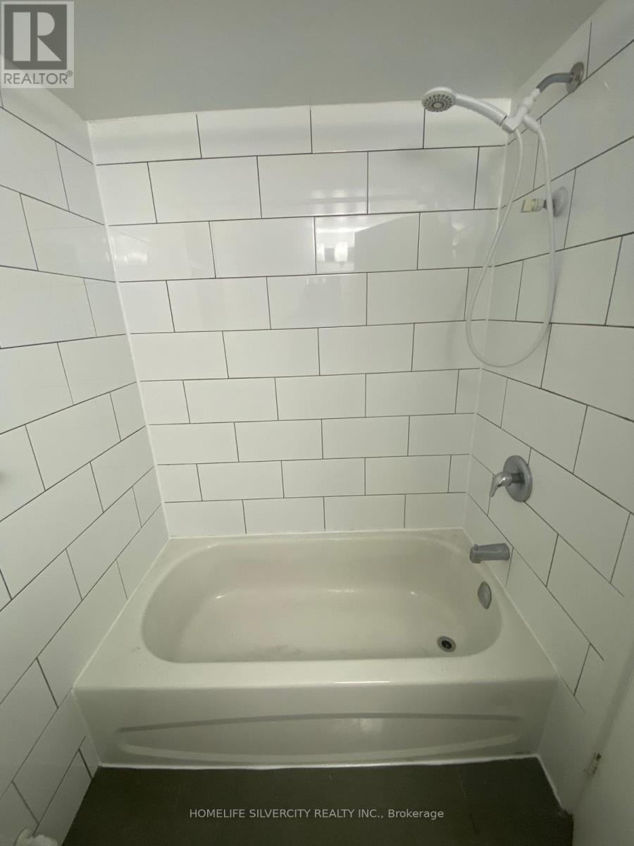 1 - 430 Ridelle Avenue, Toronto, Ontario  M6B 1K4 - Photo 9 - W12515152